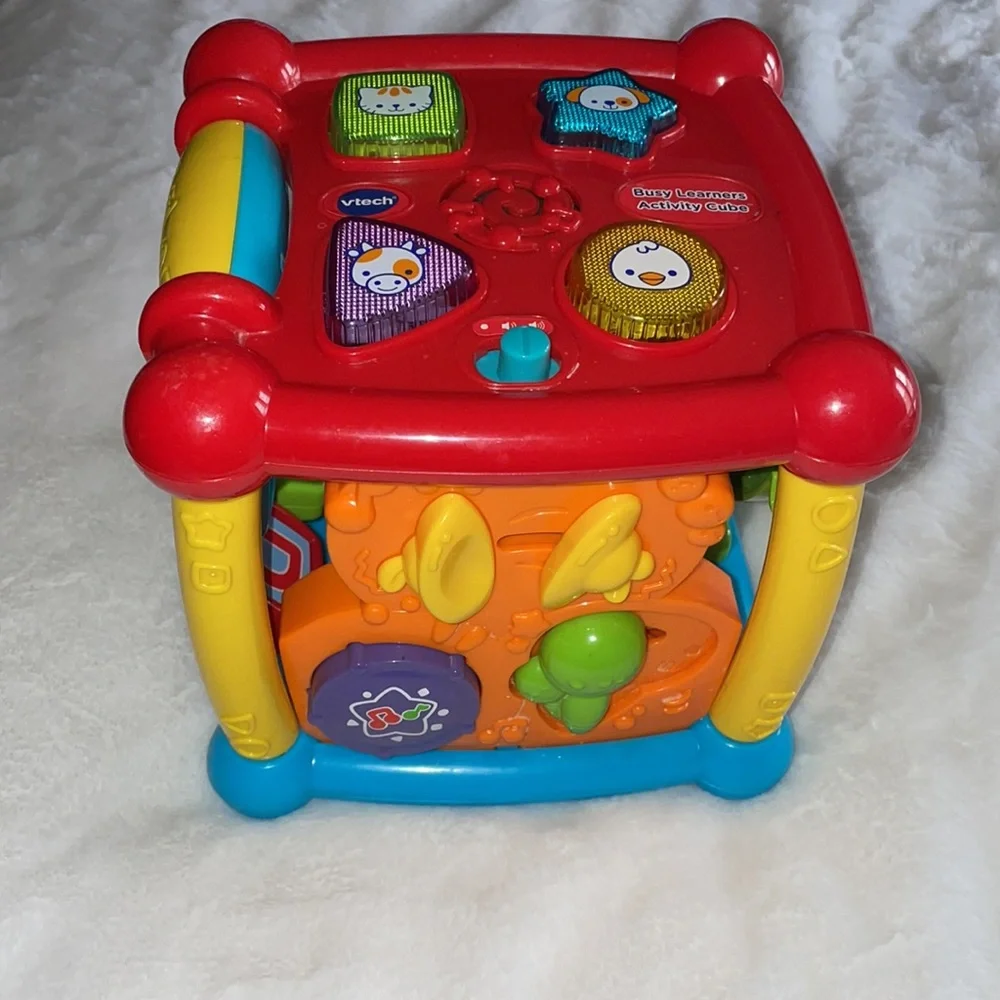 VTEC busy learning activity cube